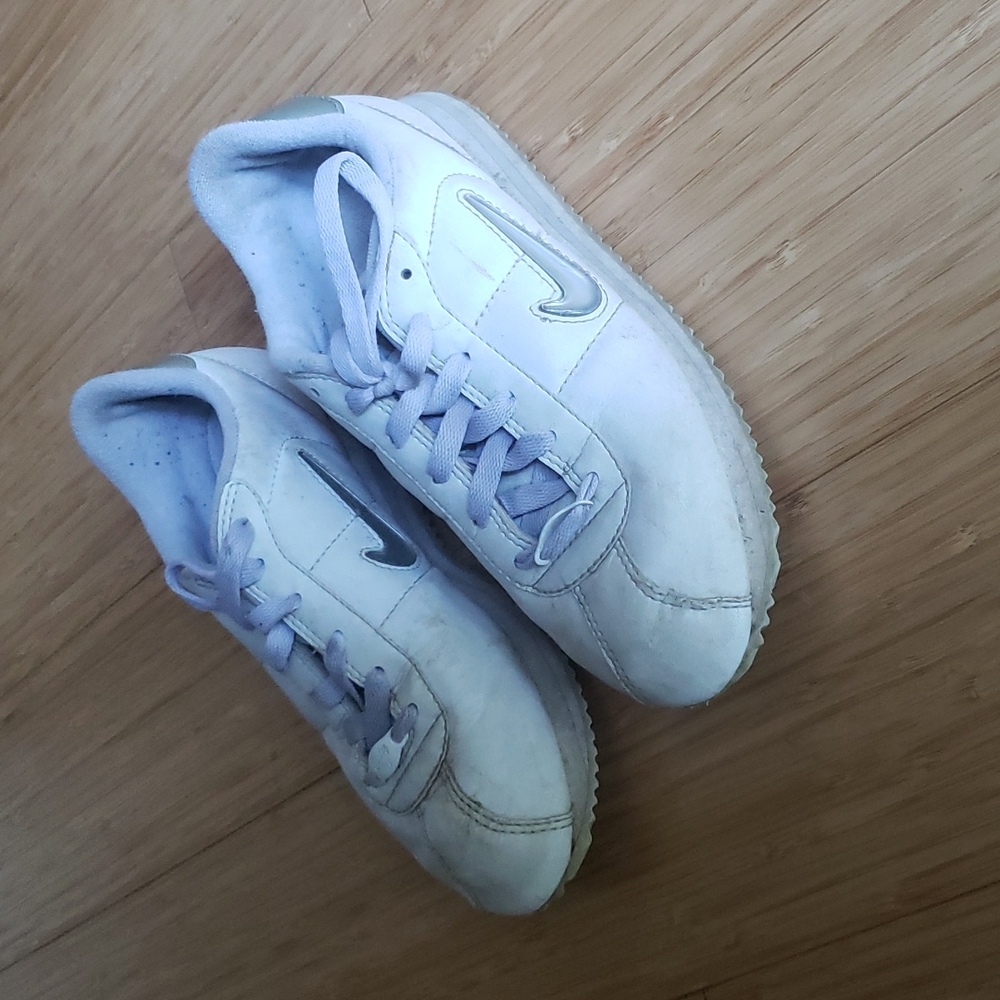 Nike Cortez White Sneakers size 6Y in good condition